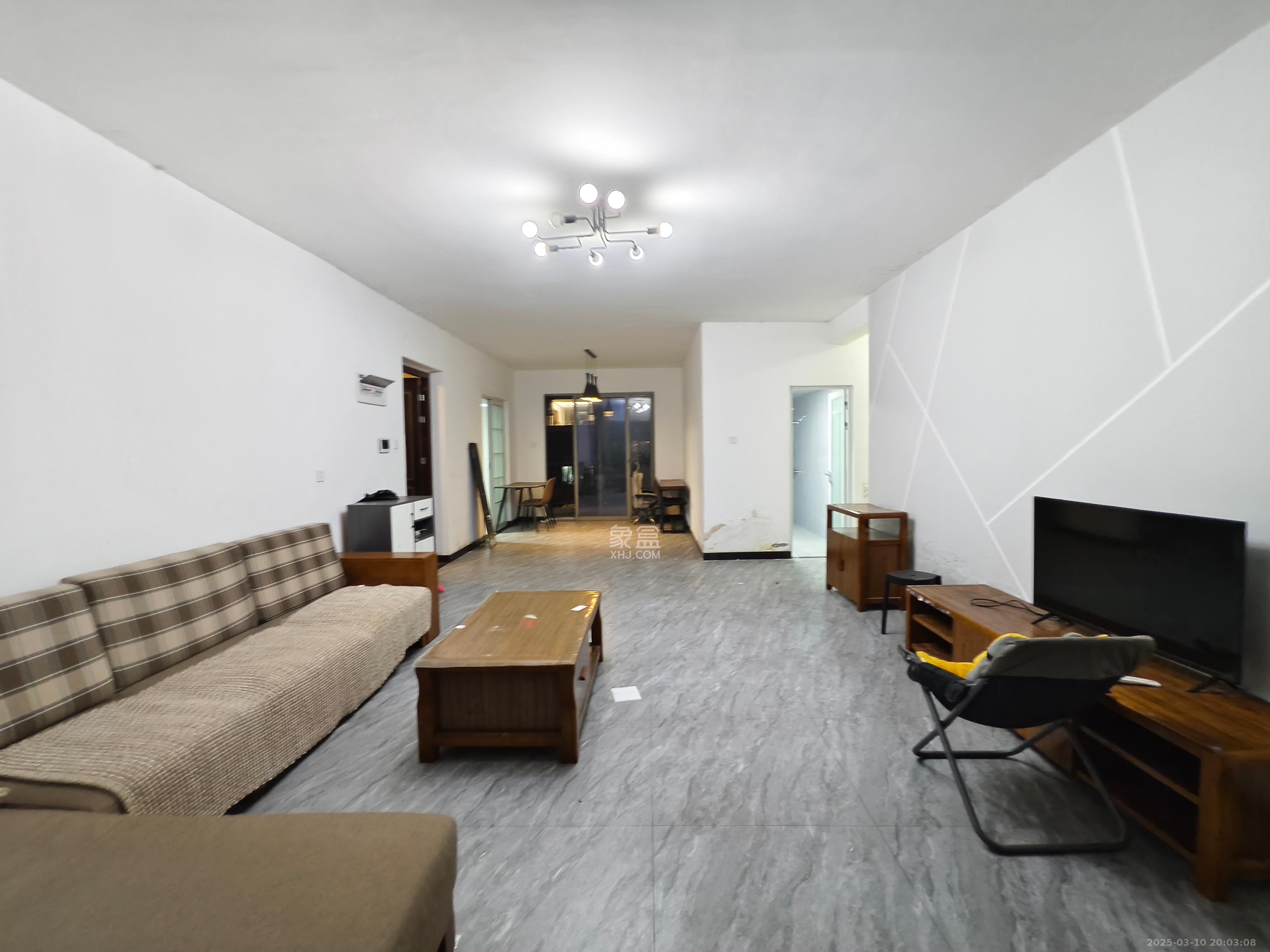 梅溪湖金茂湾 4室2厅2卫 3400.0元/月 梅溪湖金茂湾 4室2厅2卫 3400.0元/月室内图