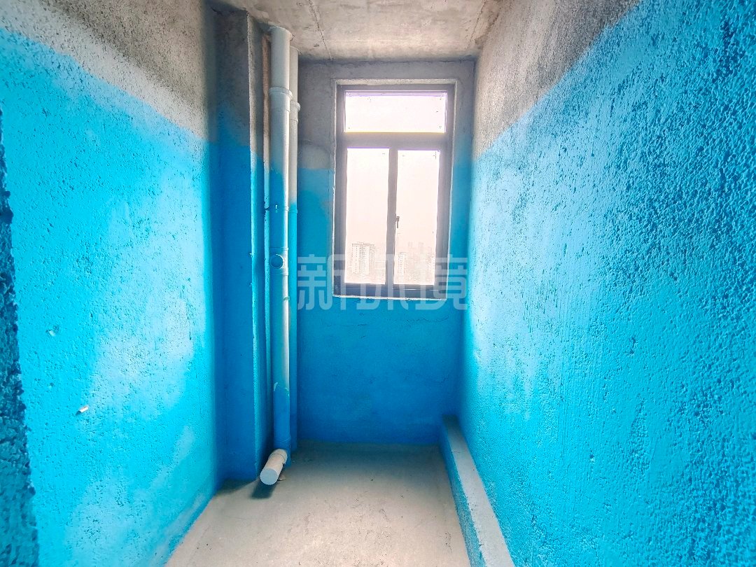 丽景天下二期 4室2厅2卫 82.8万 丽景天下二期 4室2厅2卫 82.8万客厅