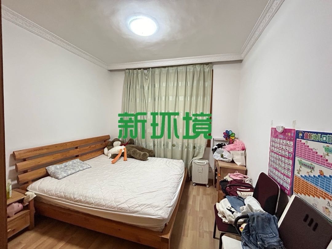 东方家园  3室2厅2卫   48.00万客厅