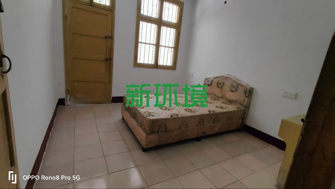 市委一号院 3室2厅1卫 30.0万 市委一号院 3室2厅1卫 30.0万客厅