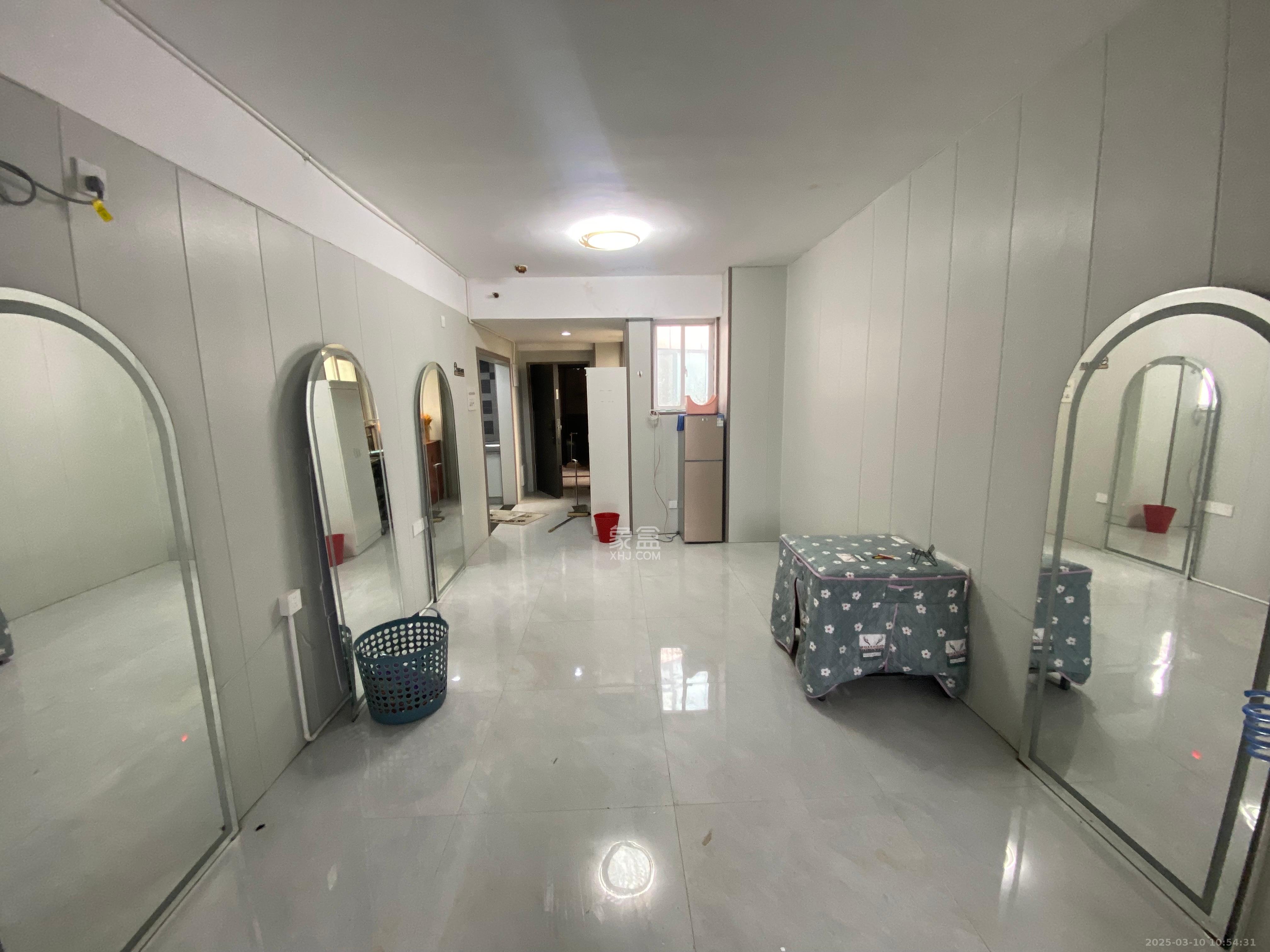 湘水和天下 1室1厅1卫 1000.0元/月 湘水和天下 1室1厅1卫 1000.0元/月室内图