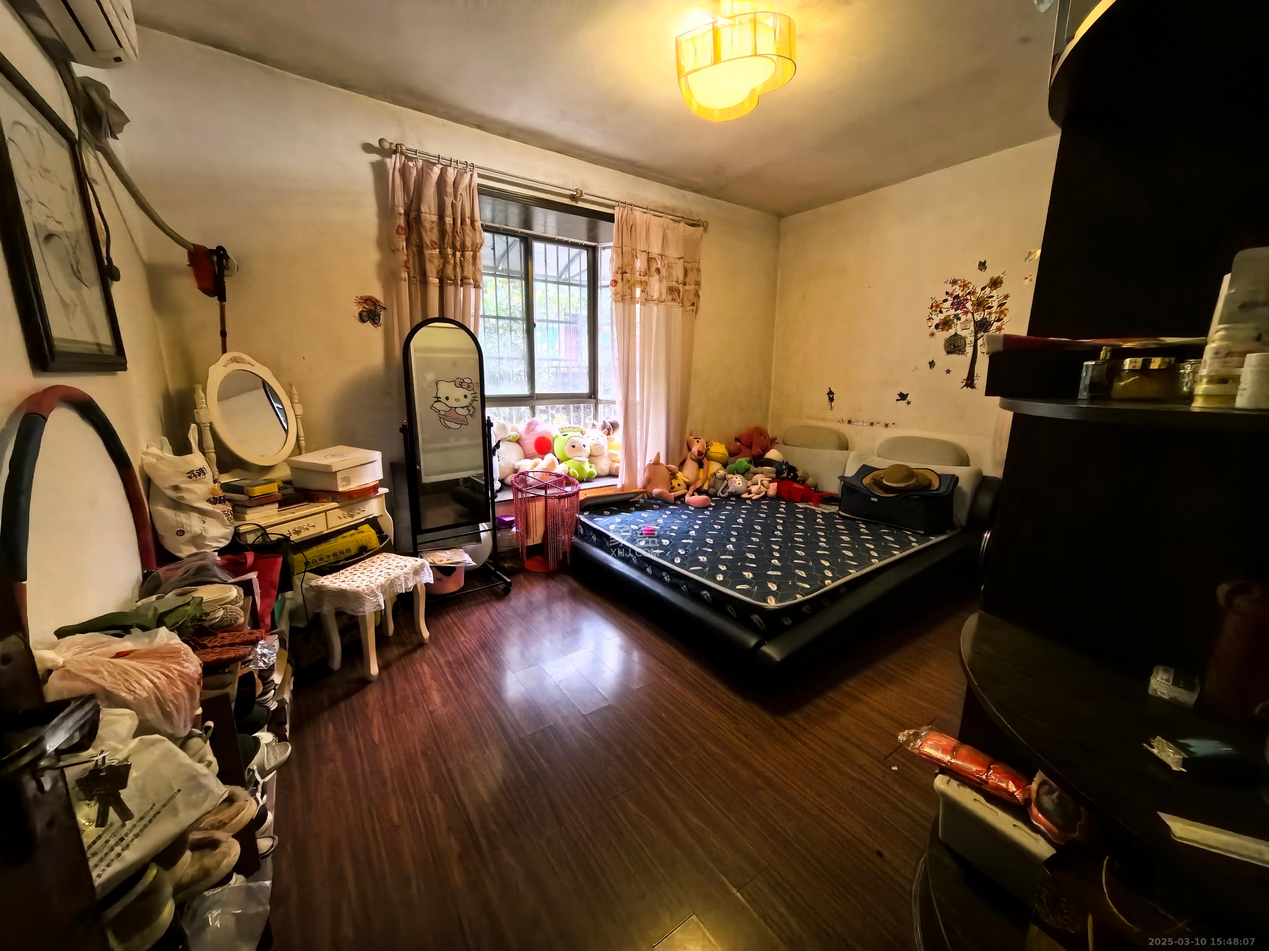 梅苑家园  3室2厅2卫   1700.00元/月室内图