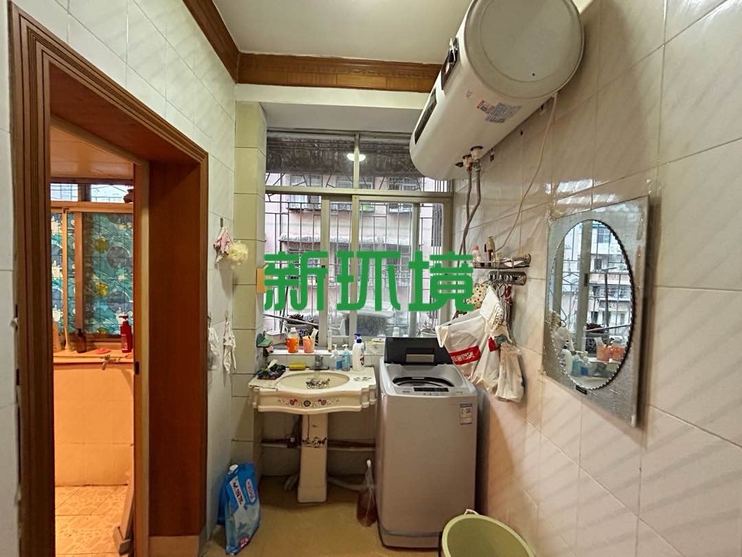 东方家园  3室2厅2卫   48.00万客厅