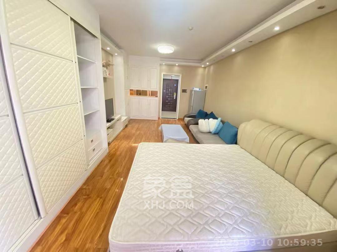 剑桥名门  1室1厅1卫    1700.0元/月室内图