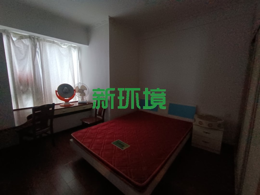 水榭花都  1室0厅0卫   70.00万客厅