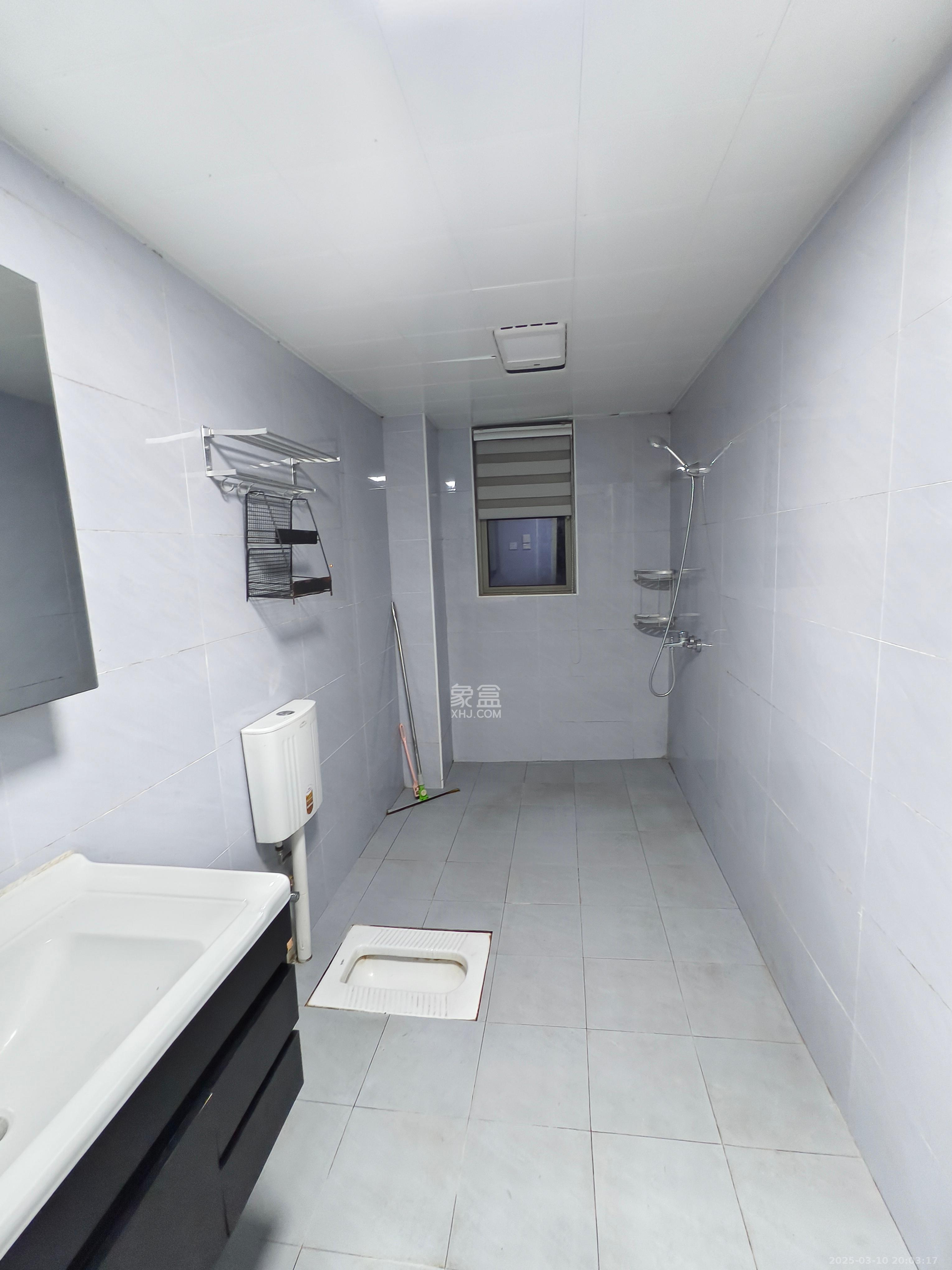 梅溪湖金茂湾 4室2厅2卫 3400.0元/月 梅溪湖金茂湾 4室2厅2卫 3400.0元/月室内图