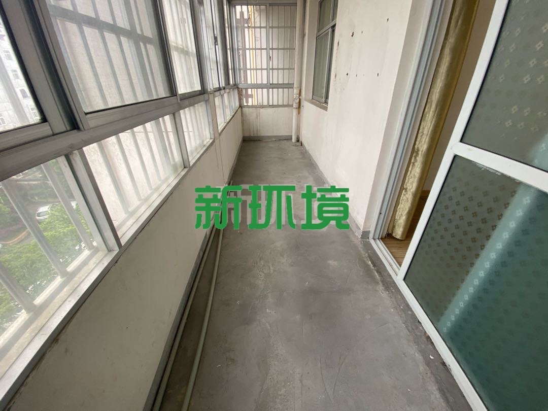 聚星花苑  3室2厅2卫   57.80万客厅