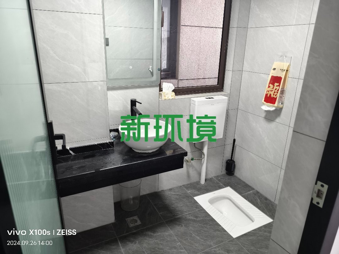 江与城  4室2厅2卫   118.00万客厅