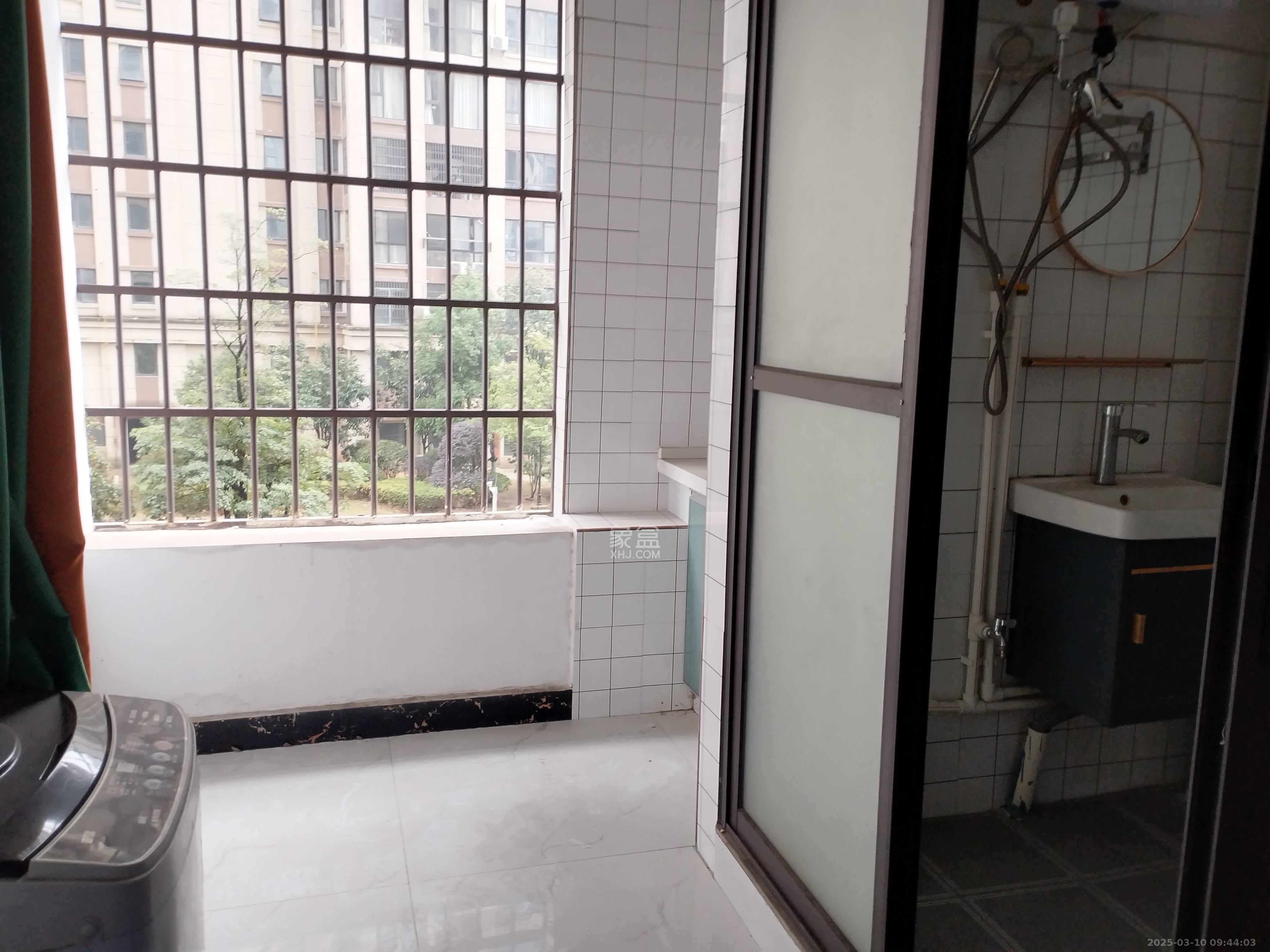 国泰九龙湾  1室1厅1卫    800.0元/月 国泰九龙湾  1室1厅1卫    800.0元/月室内图