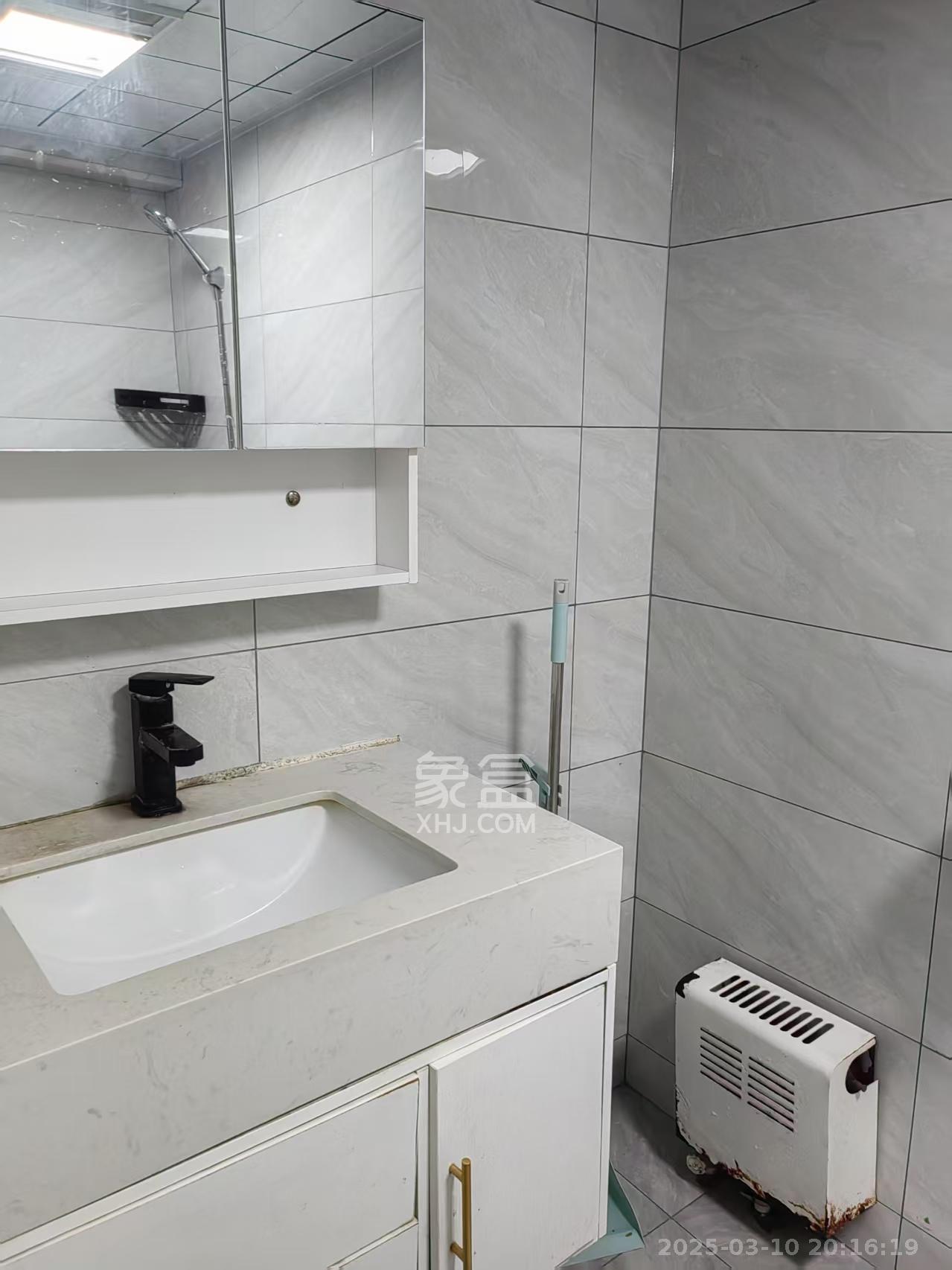 怡海星城  1室1厅1卫   1200.00元/月室内图