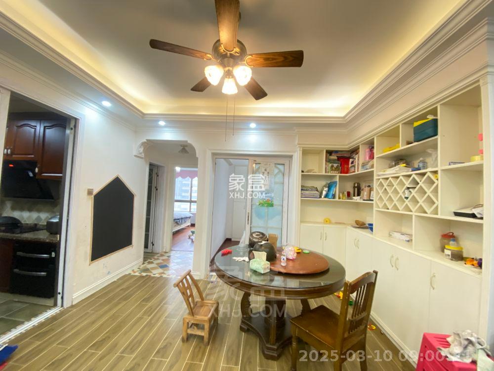 奥园养生城 3室1厅2卫 2200.0元/月 奥园养生城 3室1厅2卫 2200.0元/月室内图