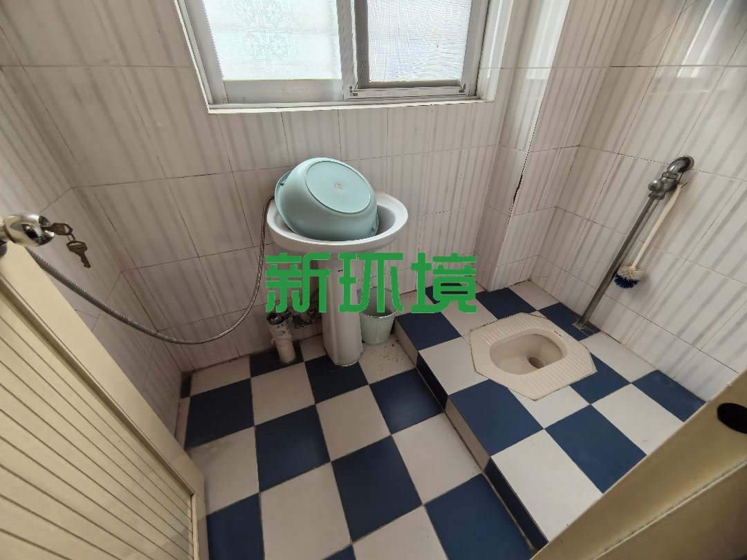 广茂园一期  5室2厅2卫   92.00万客厅