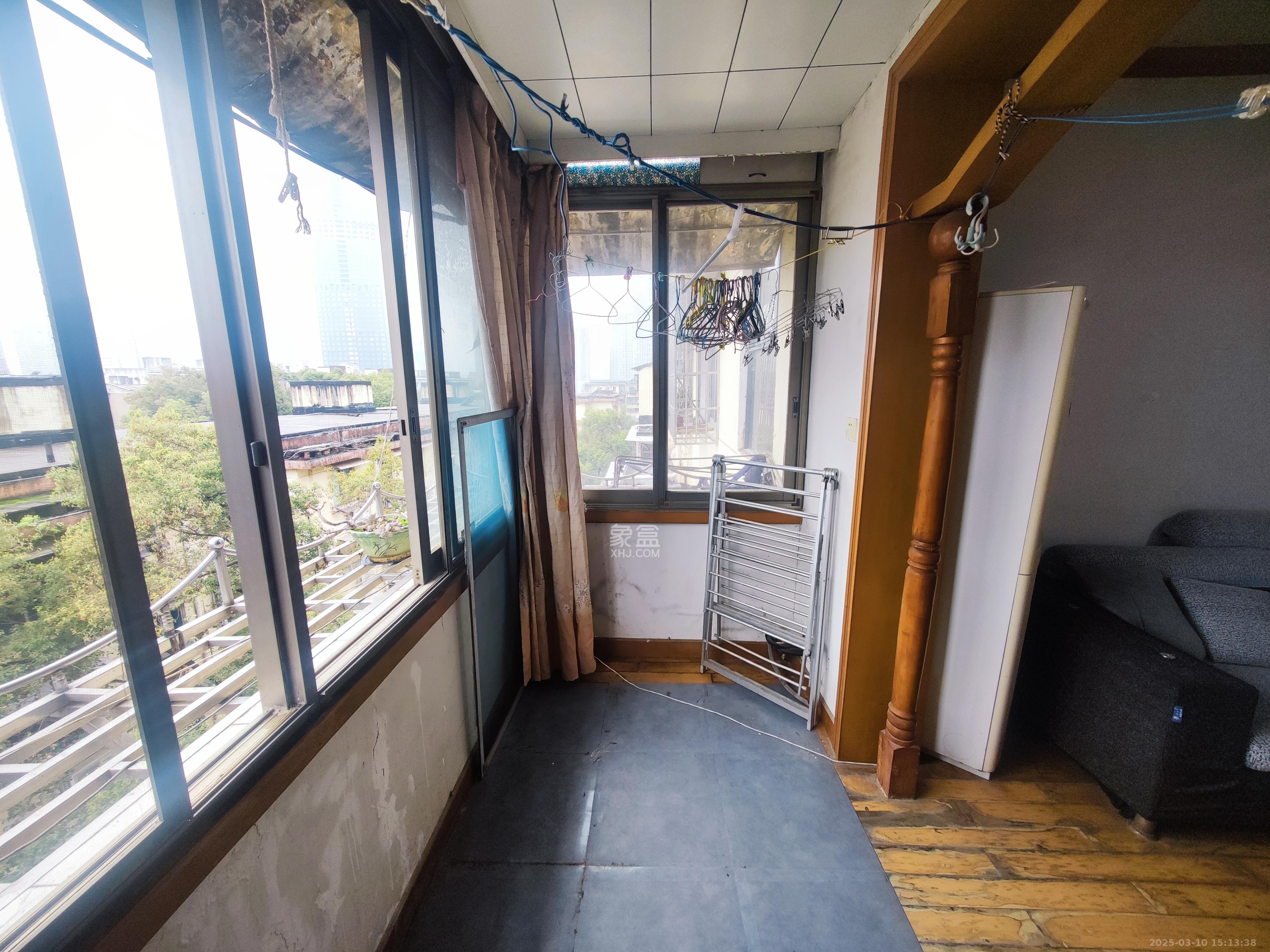 省卫生厅宿舍 3室2厅1卫 2000.0元/月 省卫生厅宿舍 3室2厅1卫 2000.0元/月室内图