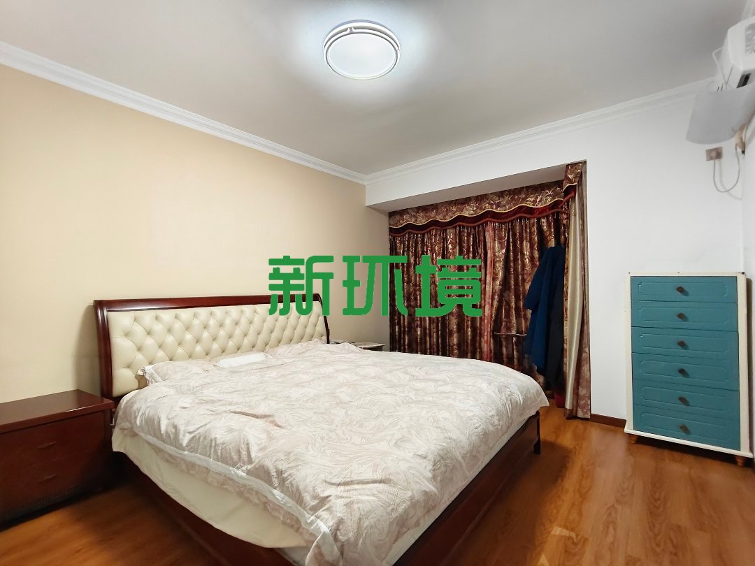 幸福阳光小区  3室2厅2卫   58.80万客厅