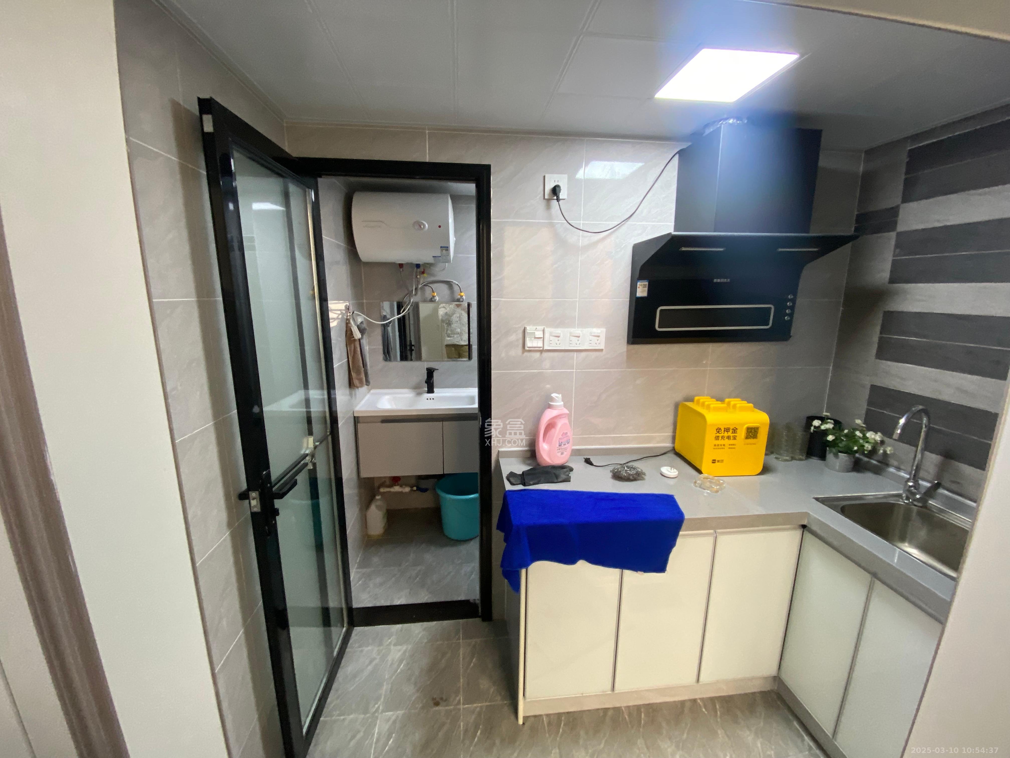 湘水和天下 1室1厅1卫 1000.0元/月 湘水和天下 1室1厅1卫 1000.0元/月室内图