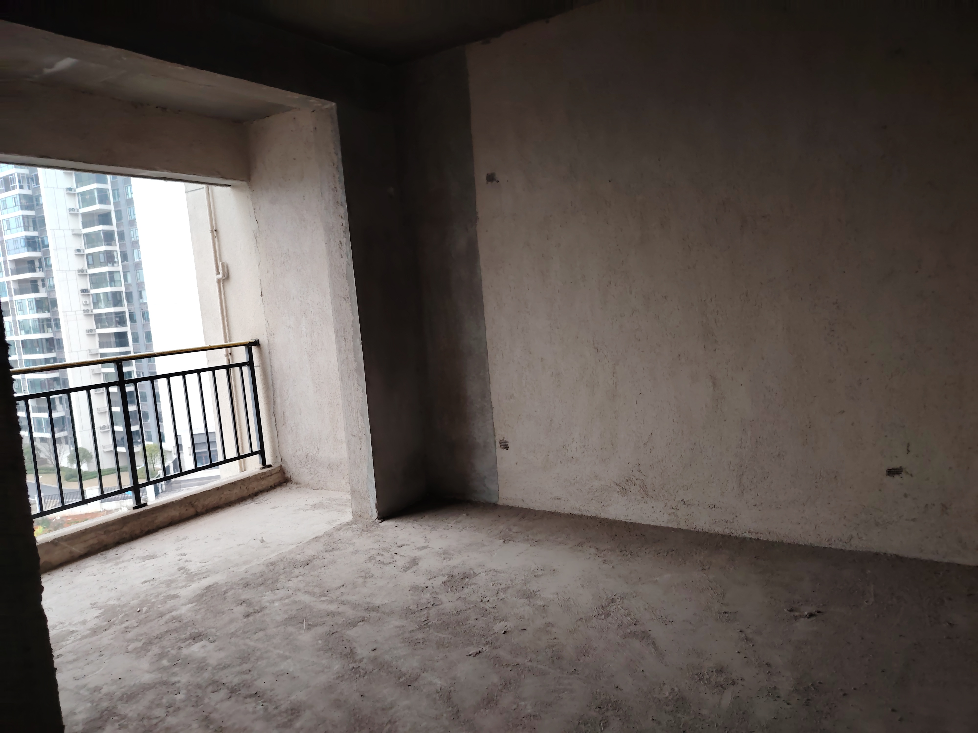 孙水明珠  3室2厅2卫    60.0万客厅