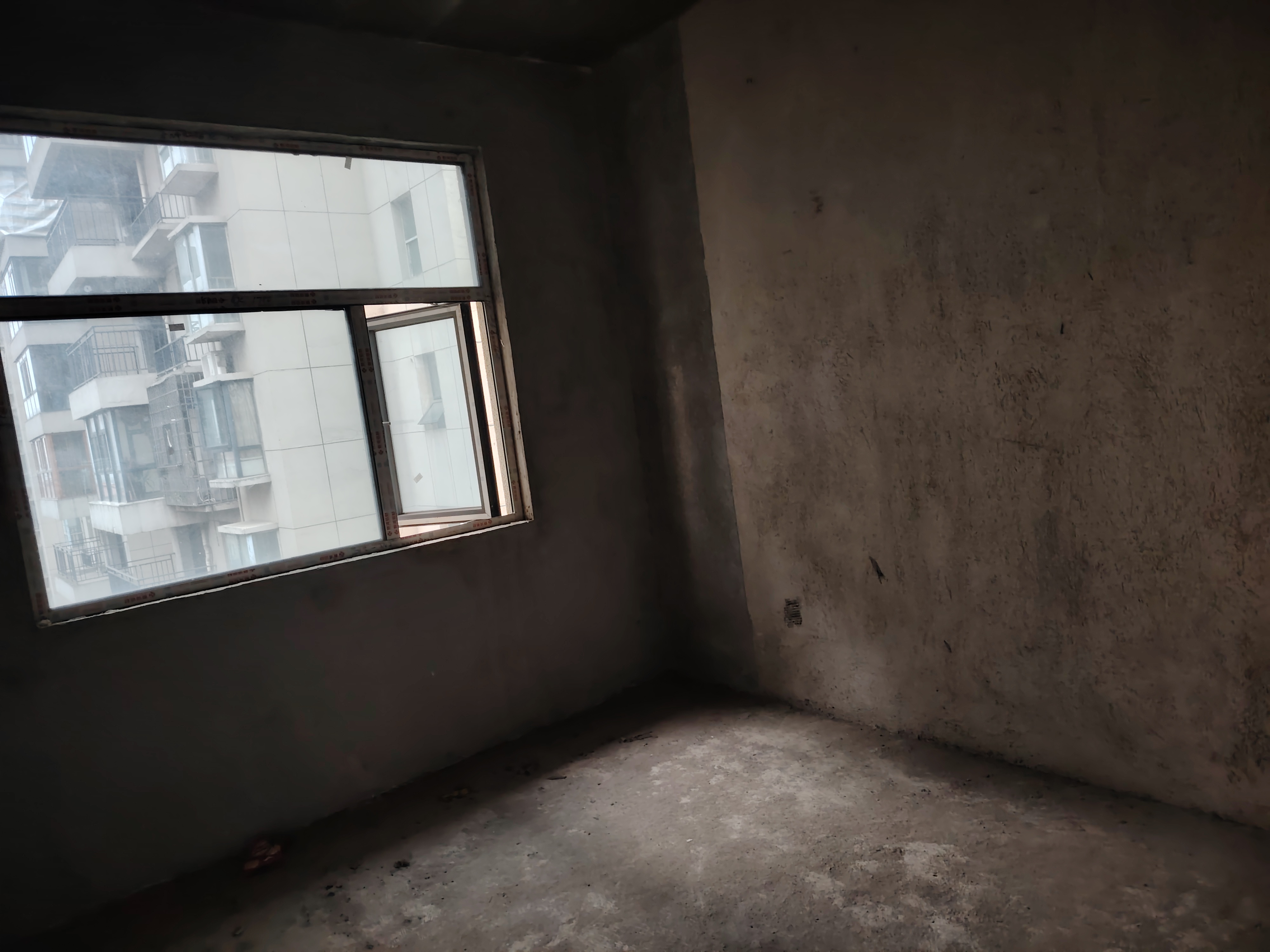 孙水明珠  3室2厅2卫    60.0万客厅