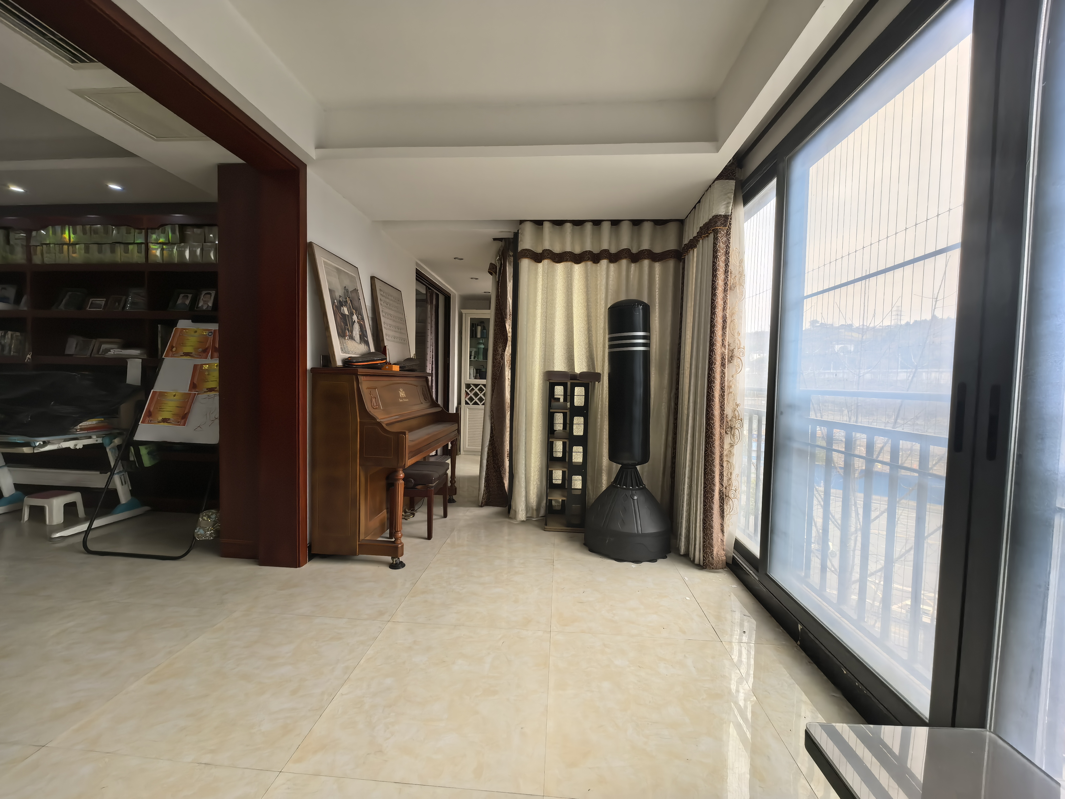 鑫成君泰 4室2厅2卫 98.0万 鑫成君泰 4室2厅2卫 98.0万客厅