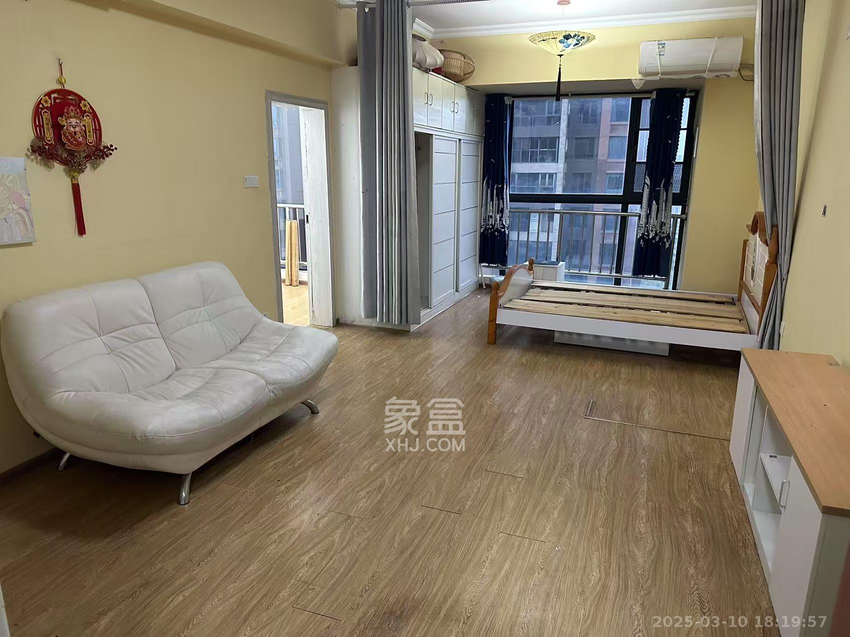 京武浪琴山一、二期 1室1厅1卫 1600.0元/月 京武浪琴山一、二期 1室1厅1卫 1600.0元/月室内图