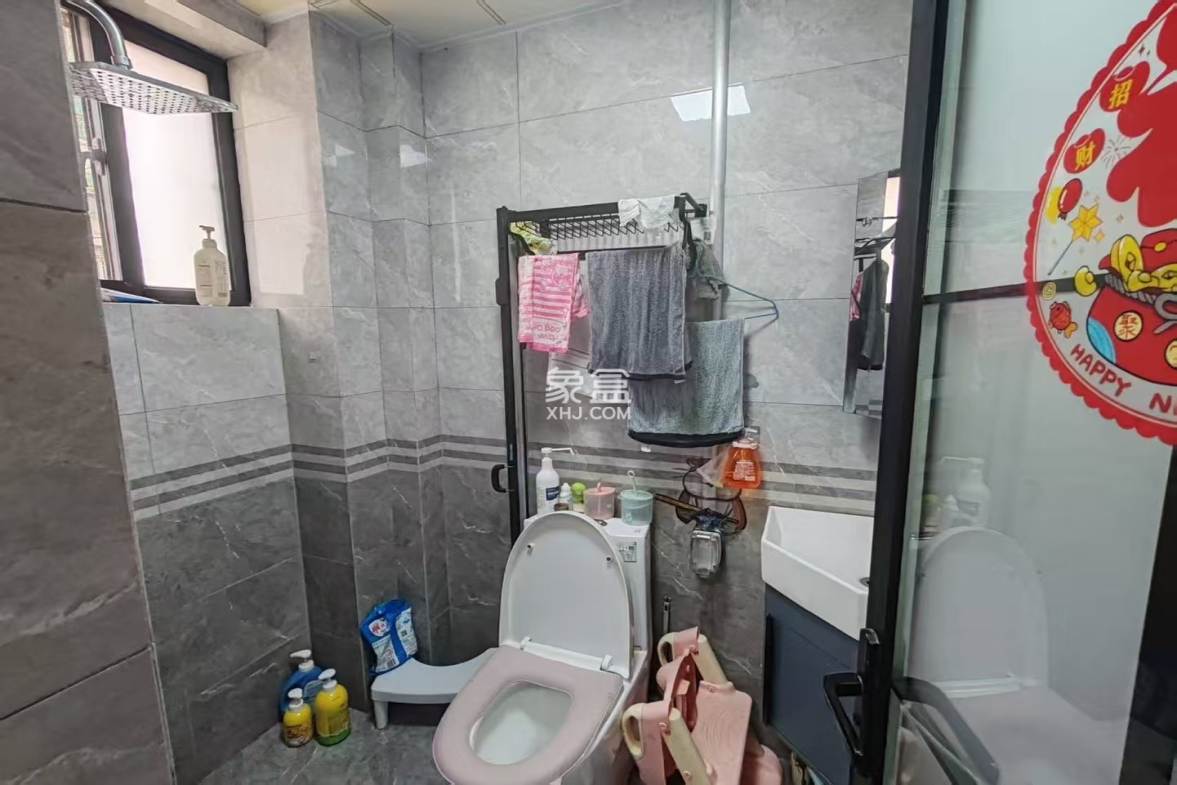 三叶花园 1室0厅0卫 112.0万 三叶花园 1室0厅0卫 112.0万客厅