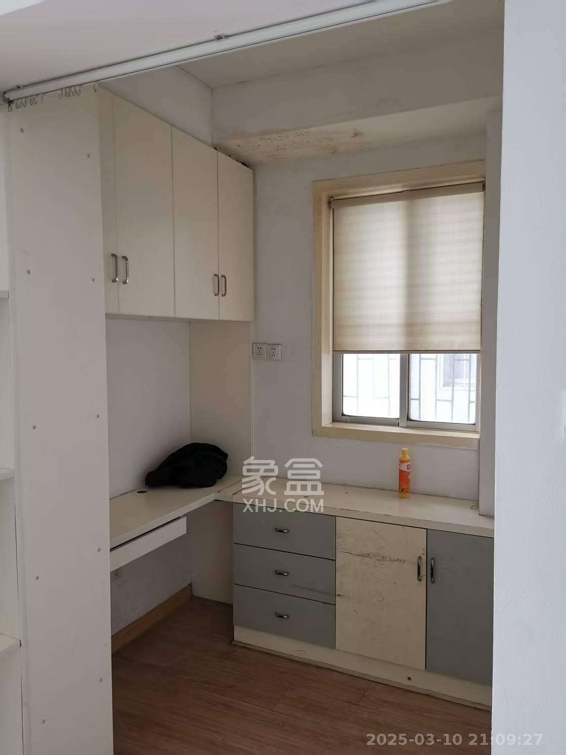 景江東方  1室1廳1衛(wèi)   2400.00元/月室內(nèi)圖