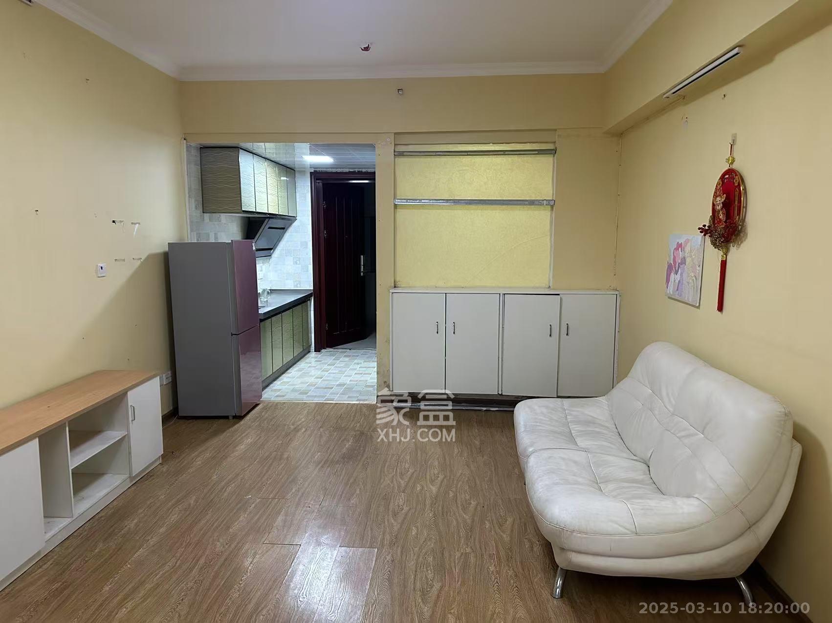 京武浪琴山一、二期 1室1厅1卫 1600.0元/月 京武浪琴山一、二期 1室1厅1卫 1600.0元/月室内图