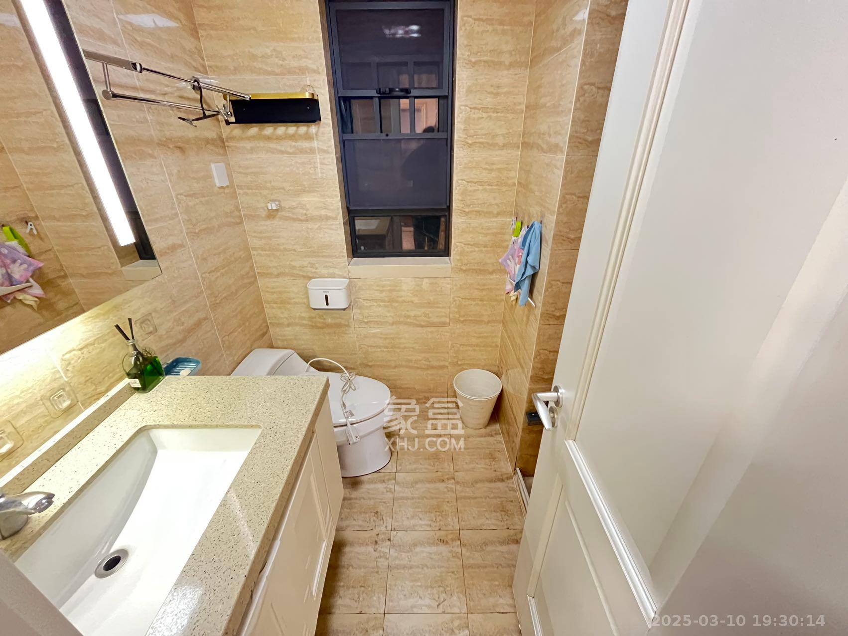 和景家园一期  3室2厅1卫    2600.0元/月 和景家园一期  3室2厅1卫    2600.0元/月室内图