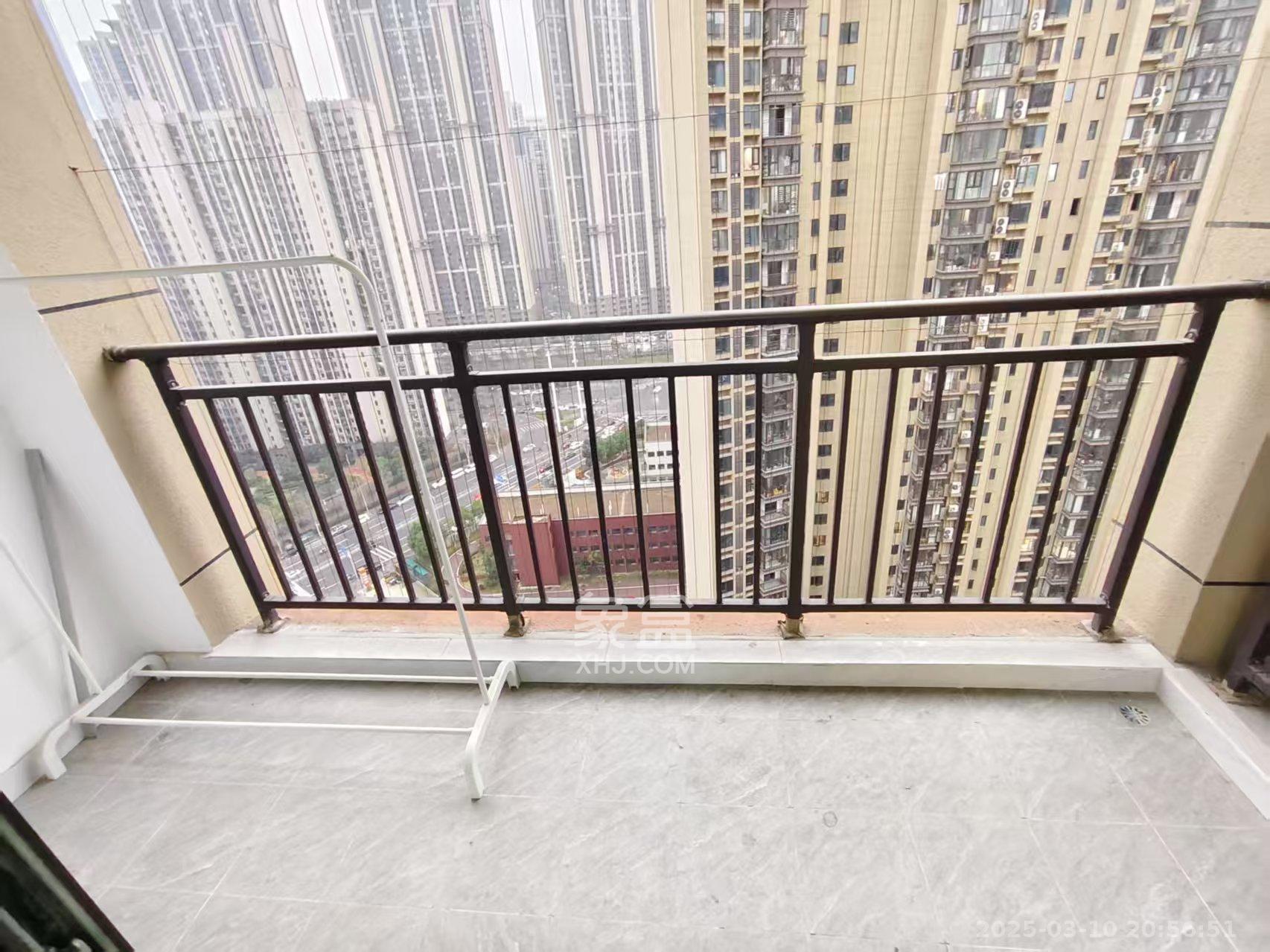 中国铁建梅溪青秀三期  3室2厅2卫   2800.00元/月室内图
