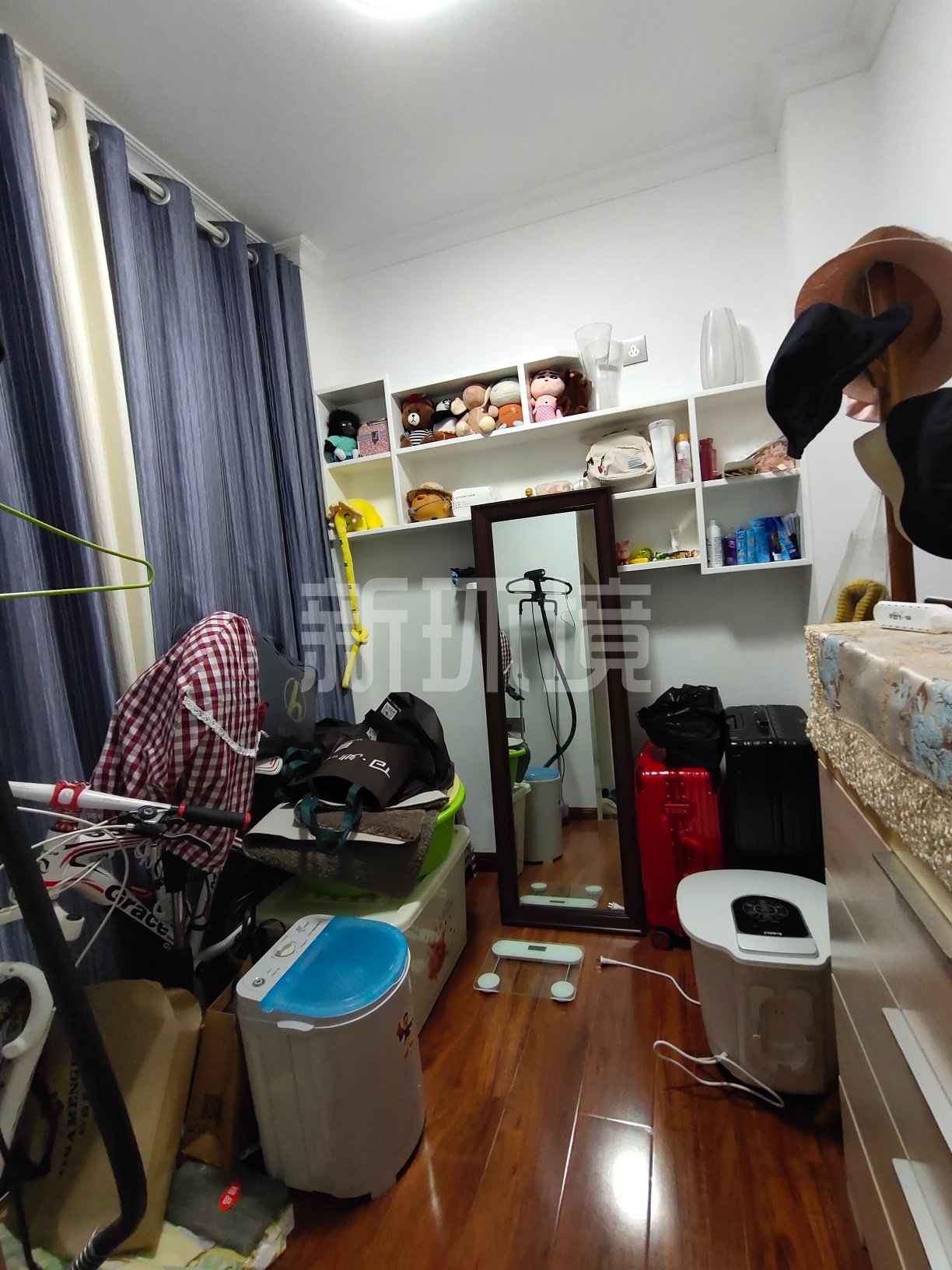 冠军一号公馆 3室2厅1卫 56.80万 冠军一号公馆 3室2厅1卫 56.80万客厅