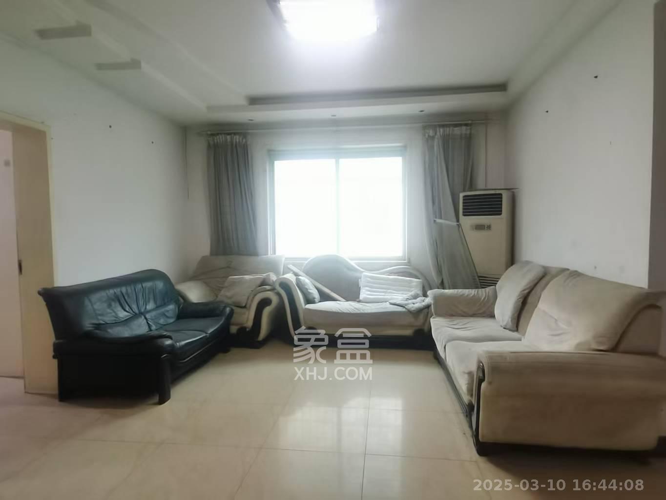 中南汽车世界 3室2厅2卫 1200.0元/月 中南汽车世界 3室2厅2卫 1200.0元/月室内图