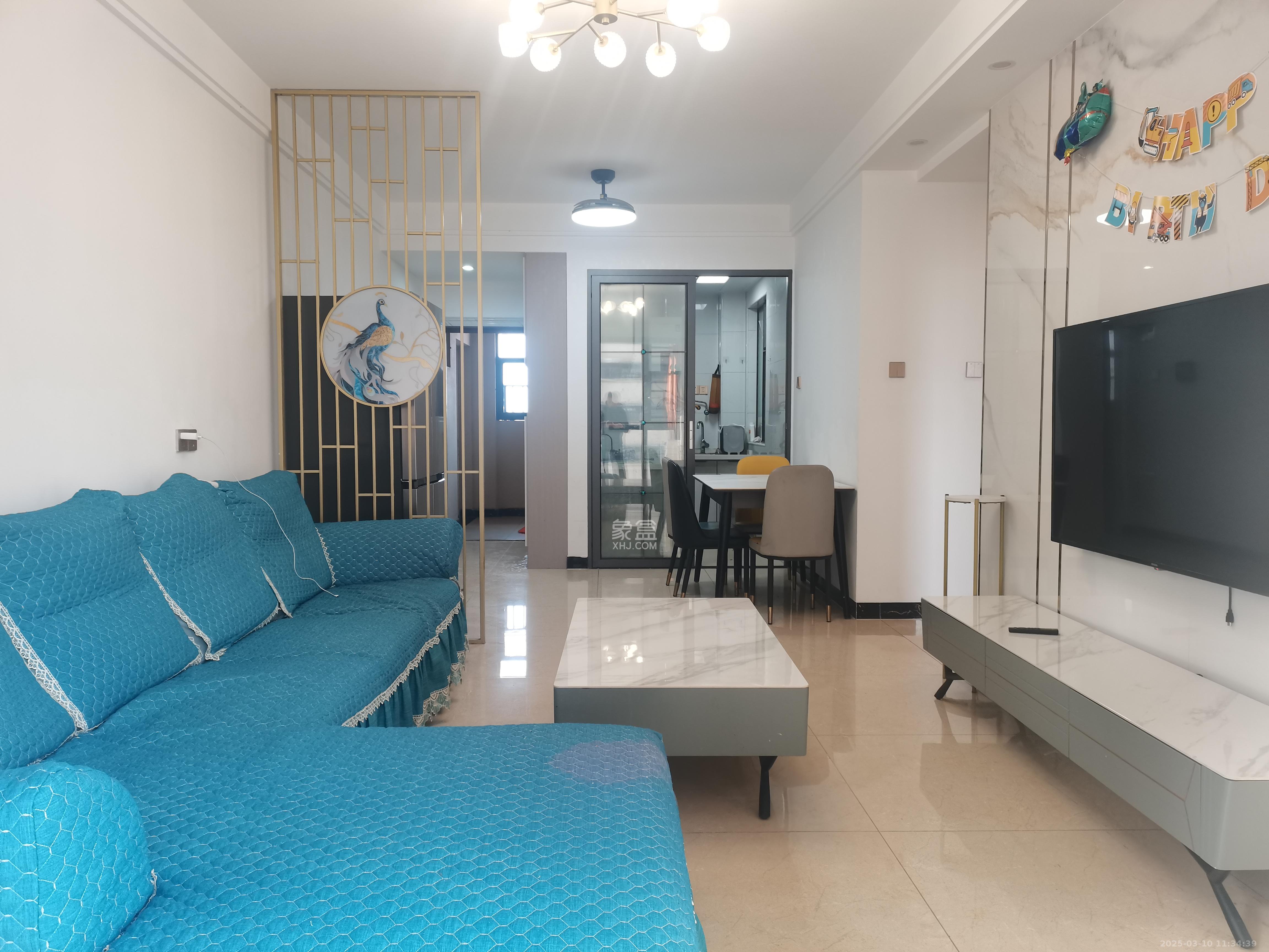 华润置地广场二期  3室2厅2卫    2400.0元/月室内图1