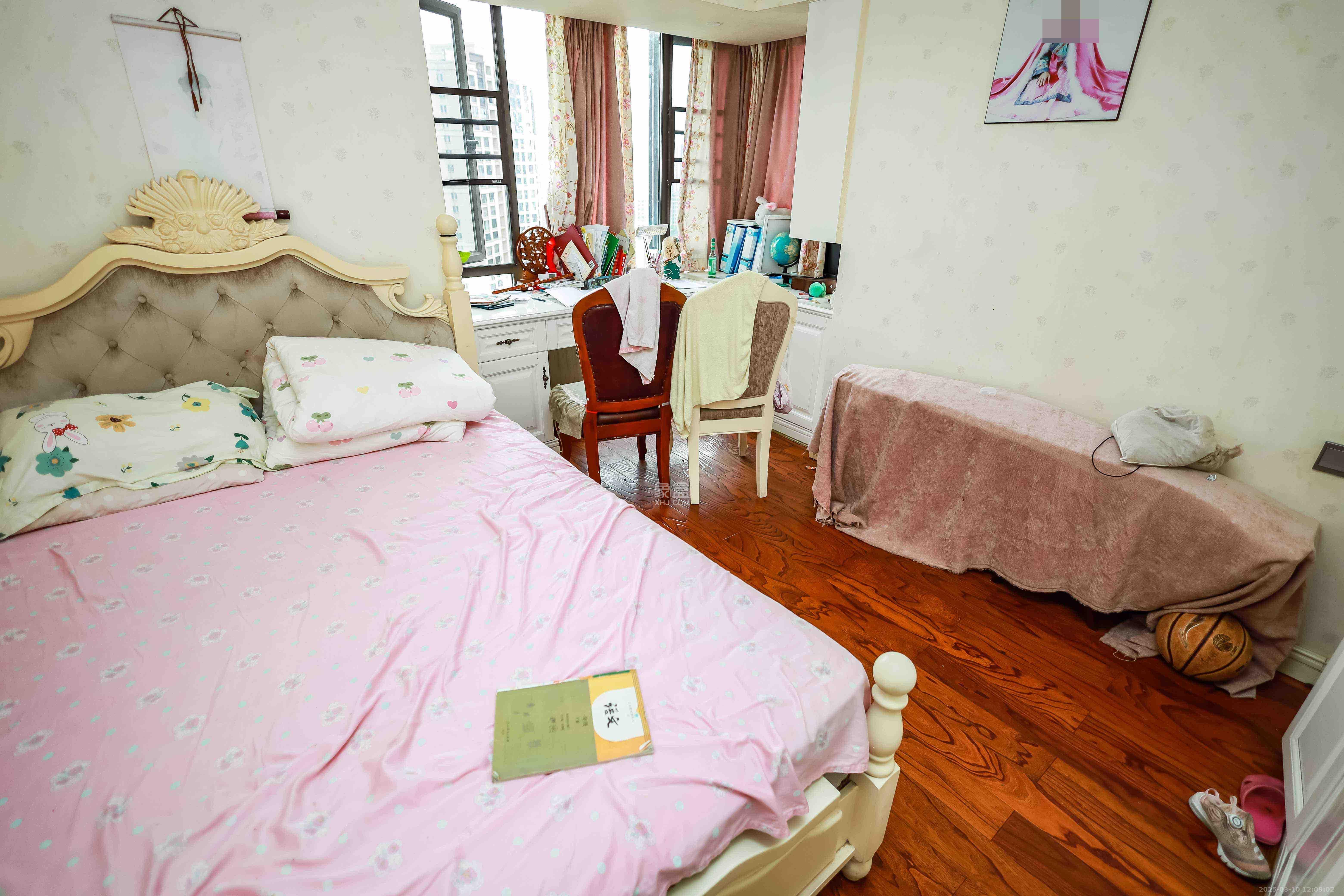 卓越蔚蓝海岸三期  3室2厅2卫   3800.00元/月室内图