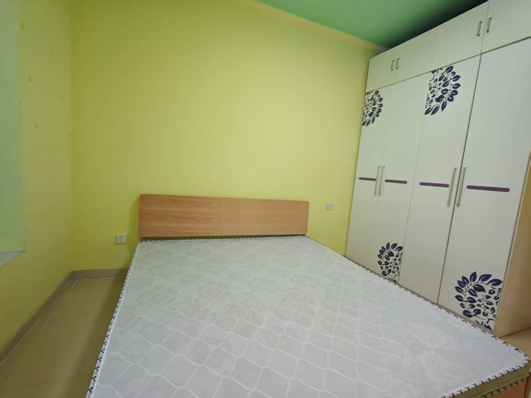 中景花园  2室2厅1卫    2200.0元/月 中景花园  2室2厅1卫    2200.0元/月室内图