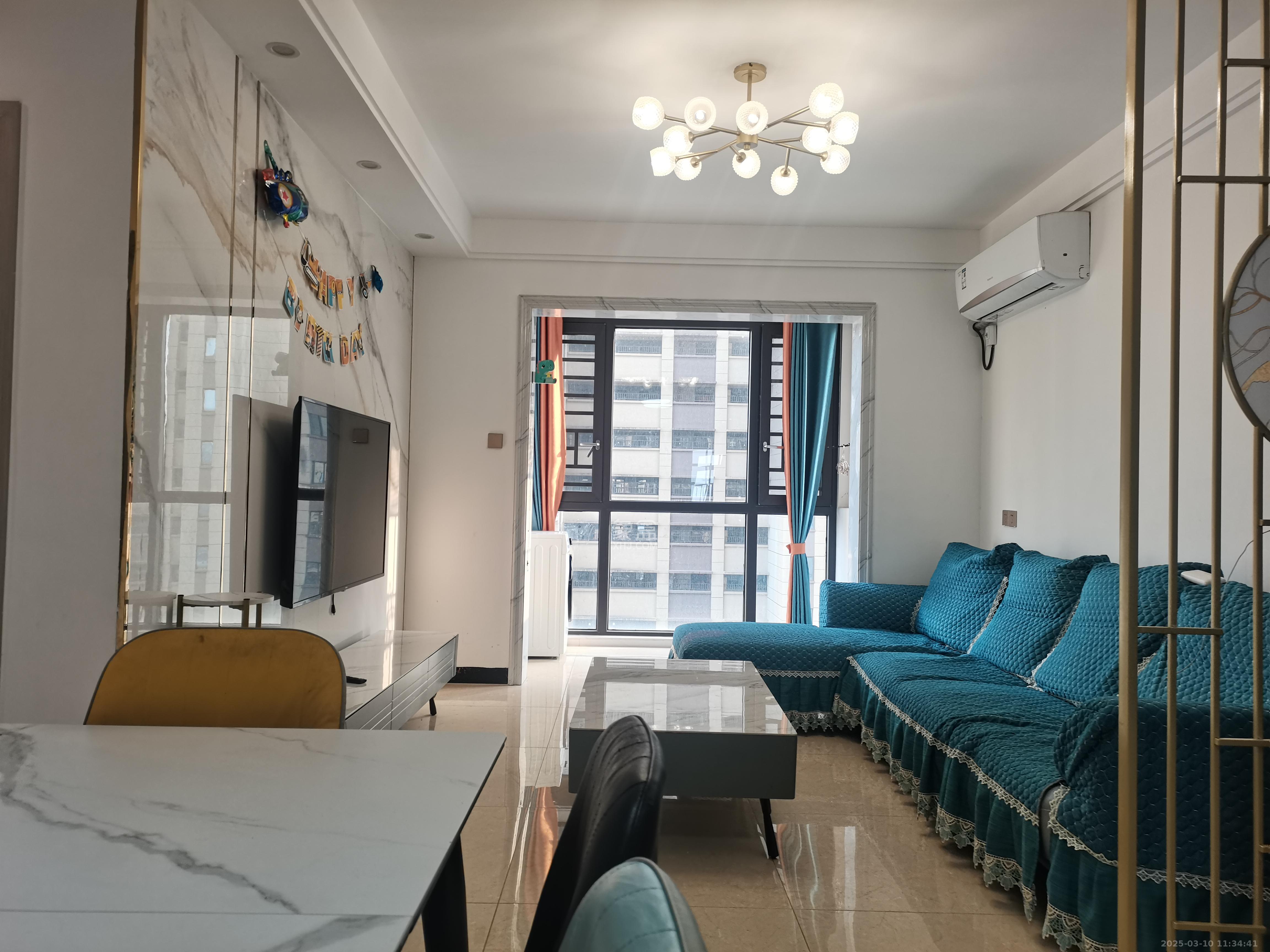 华润置地广场二期  3室2厅2卫    2400.0元/月室内图