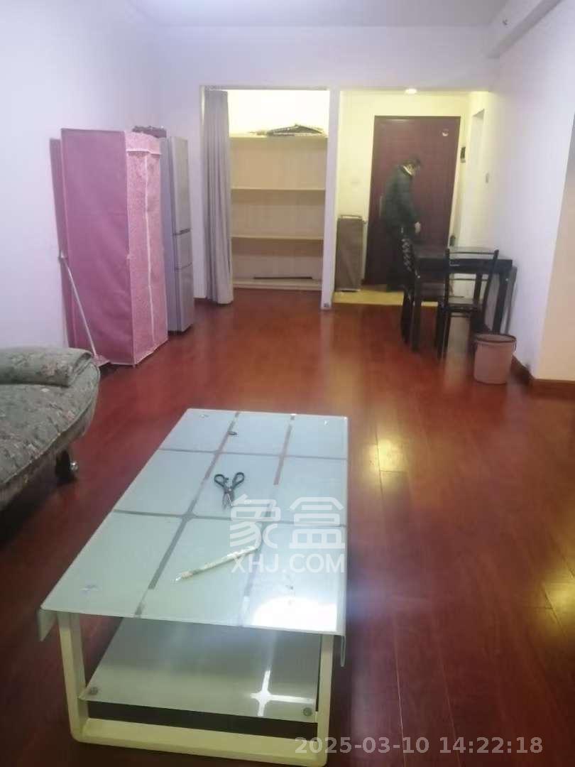 新长海广场  1室1厅1卫    1300.0元/月 新长海广场  1室1厅1卫    1300.0元/月室内图