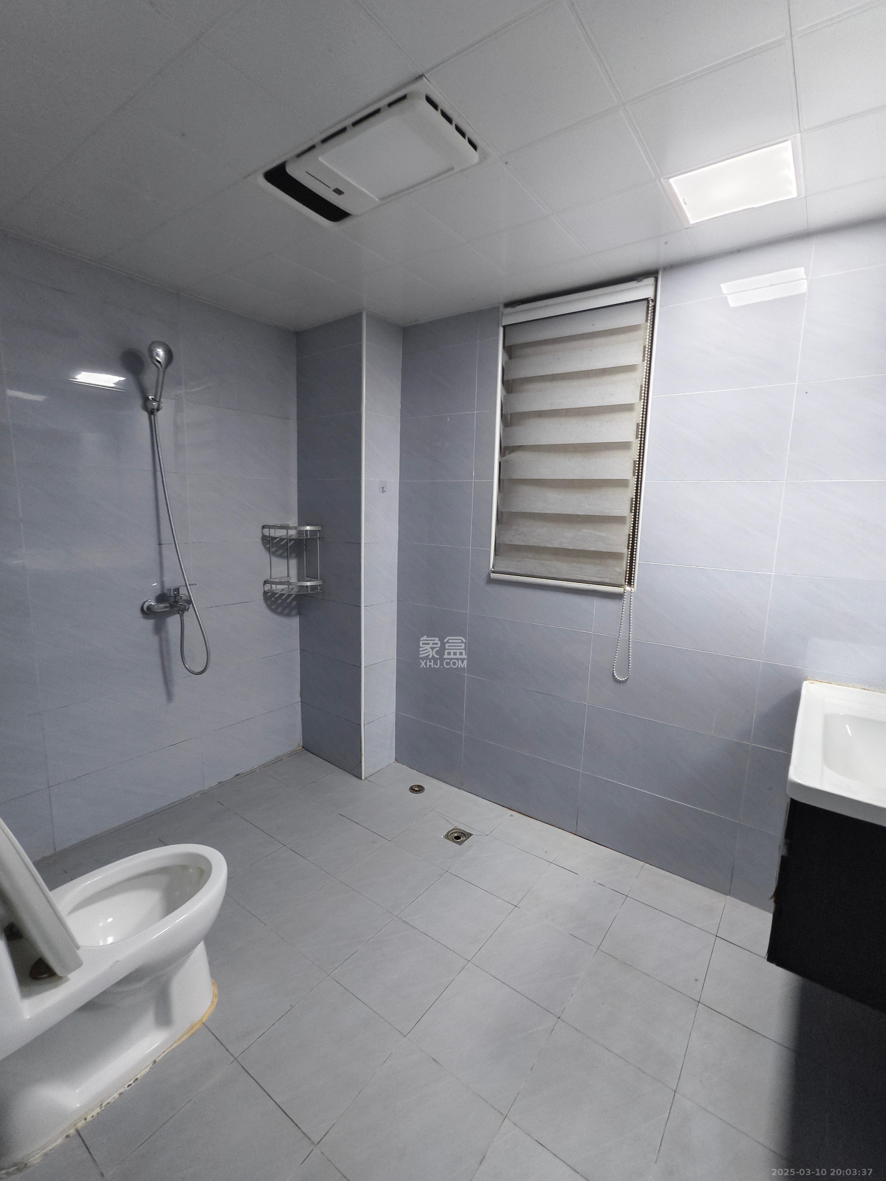 梅溪湖金茂湾 4室2厅2卫 3400.0元/月 梅溪湖金茂湾 4室2厅2卫 3400.0元/月室内图