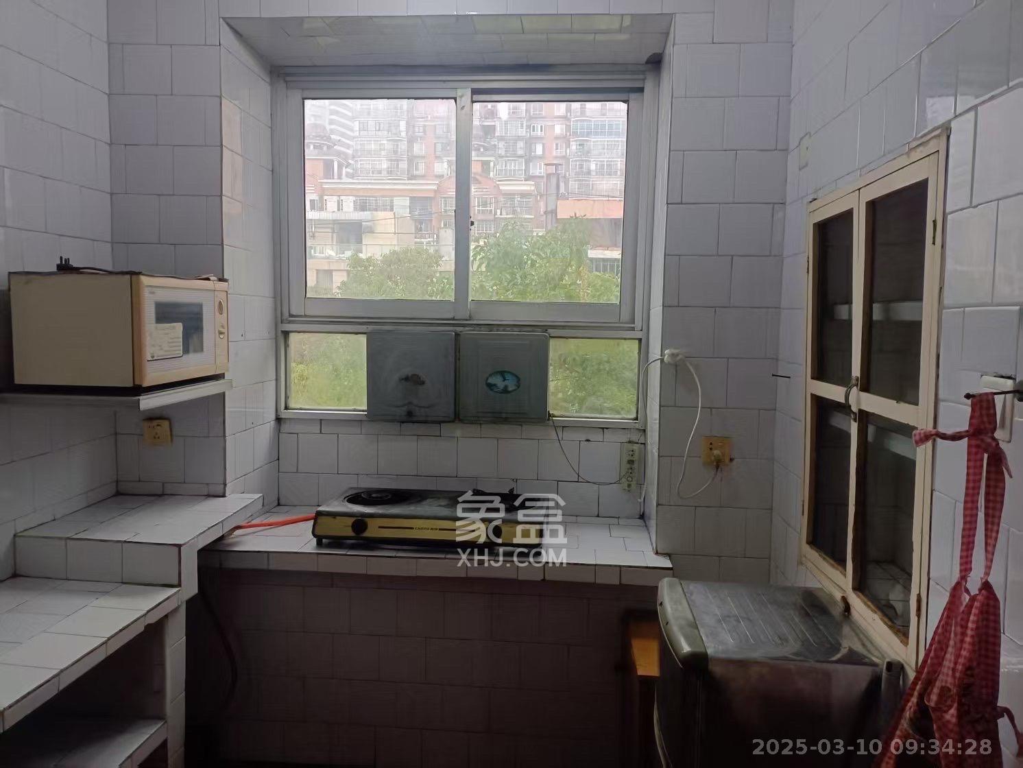 牛角塘社区 3室2厅1卫 1300.0元/月 牛角塘社区 3室2厅1卫 1300.0元/月室内图