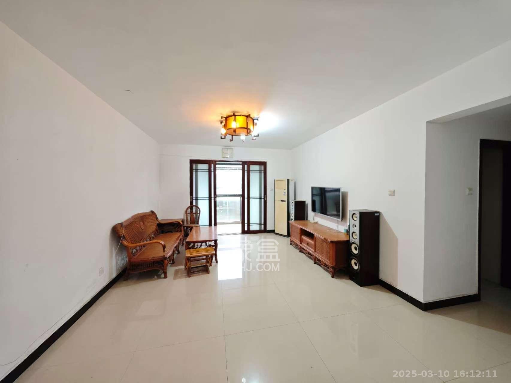 天城泰祥苑 3室2厅2卫 2500.0元/月 天城泰祥苑 3室2厅2卫 2500.0元/月室内图