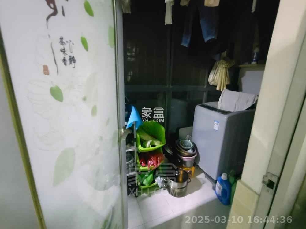 樱花地带 2室2厅1卫 1300.0元/月 樱花地带 2室2厅1卫 1300.0元/月室内图