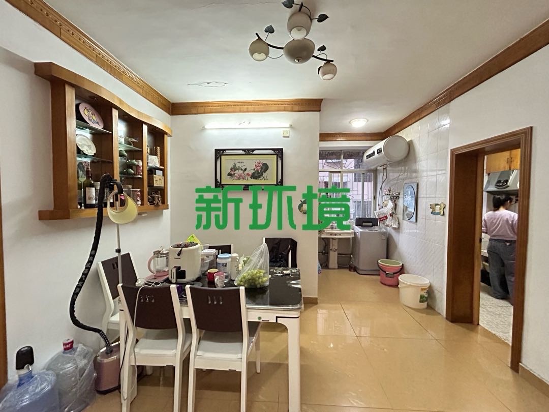 东方家园  3室2厅2卫   48.00万客厅