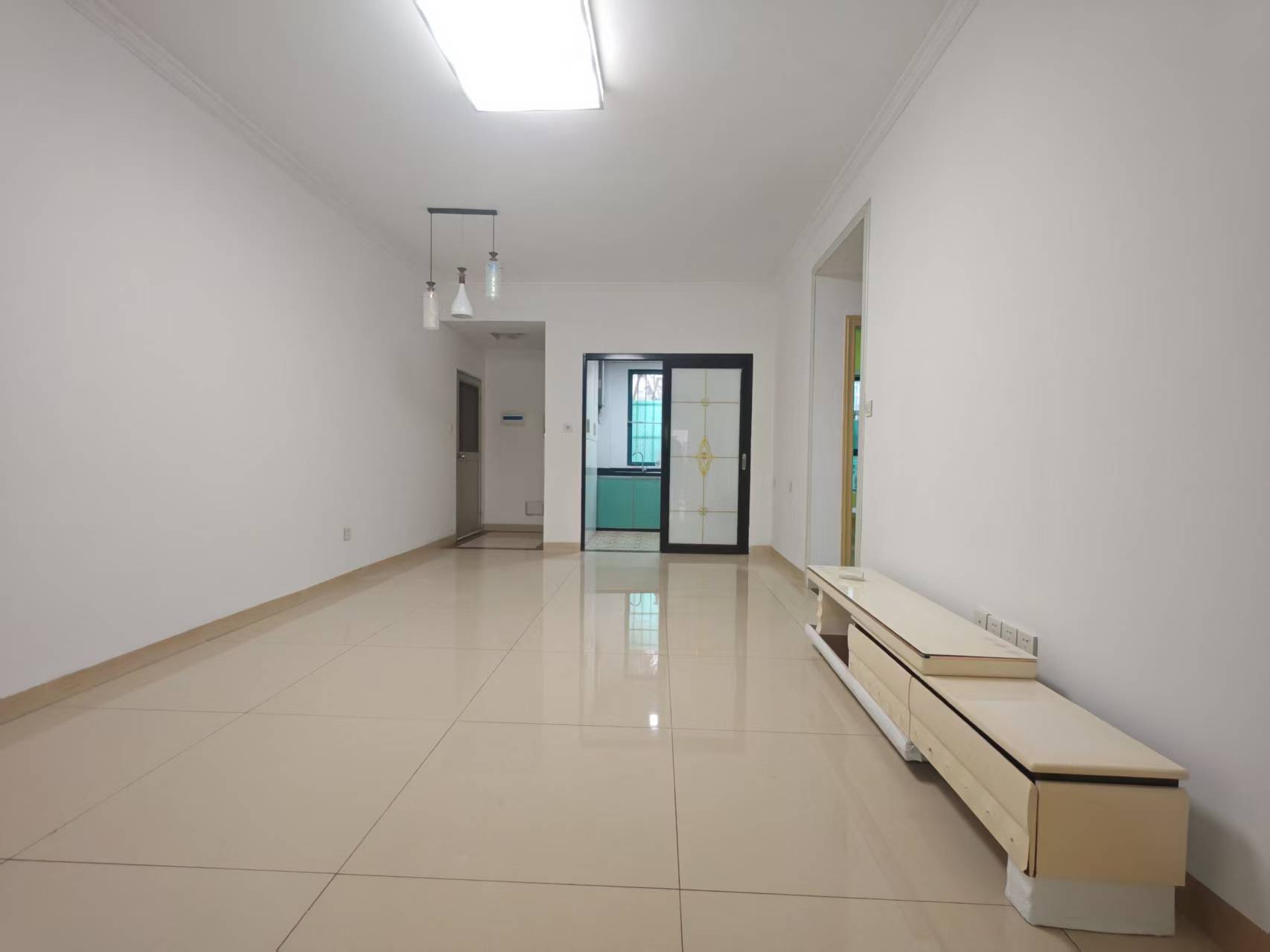 中景花园  2室2厅1卫    2200.0元/月 中景花园  2室2厅1卫    2200.0元/月室内图