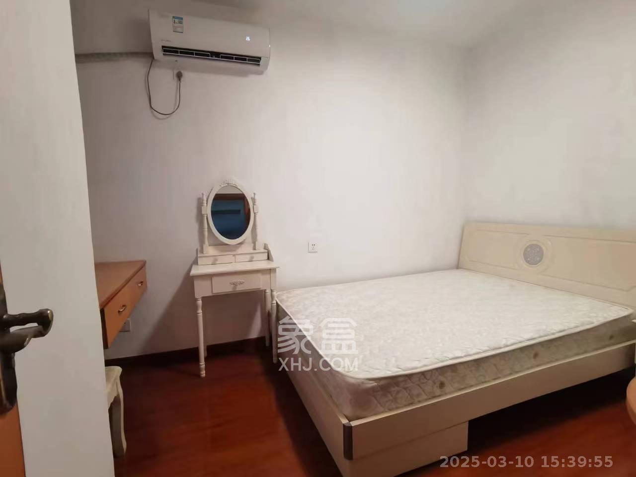 三一街区  3室2厅1卫   1700.00元/月室内图