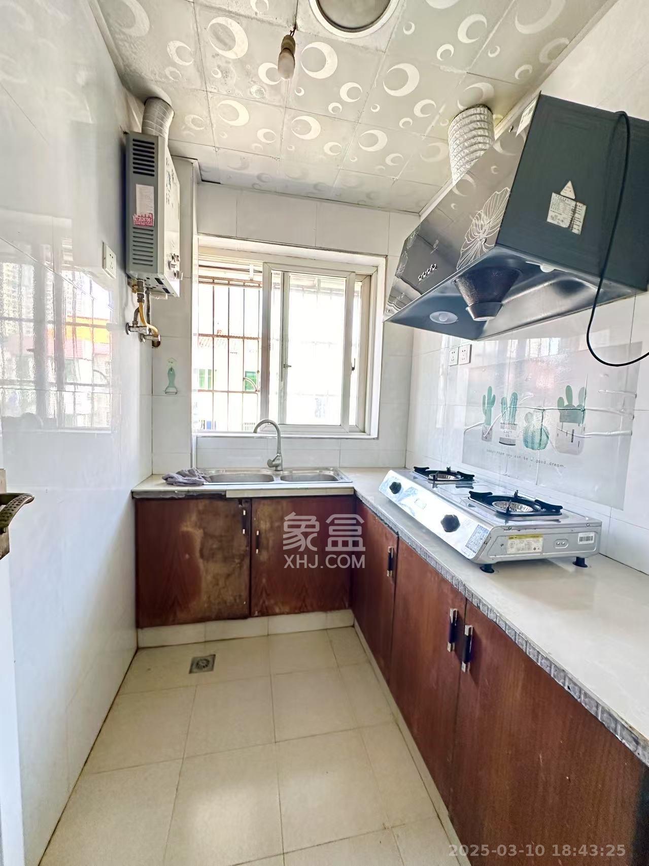 雅雀湖小区 4室2厅3卫 2000.0元/月 雅雀湖小区 4室2厅3卫 2000.0元/月室内图