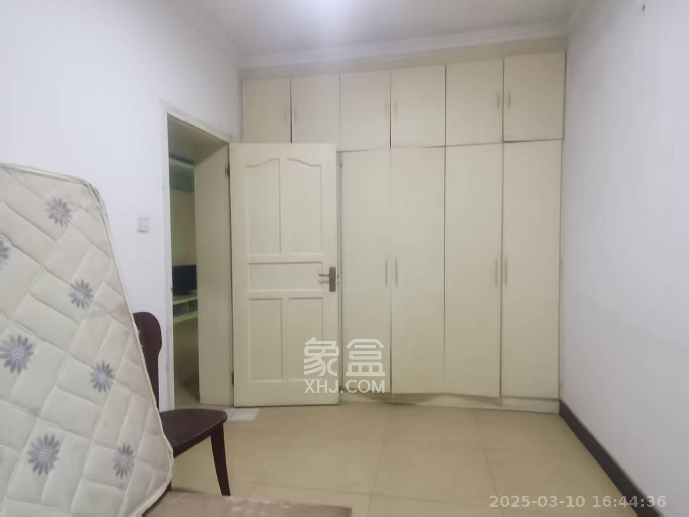 中南汽车世界 3室2厅2卫 1200.0元/月 中南汽车世界 3室2厅2卫 1200.0元/月室内图