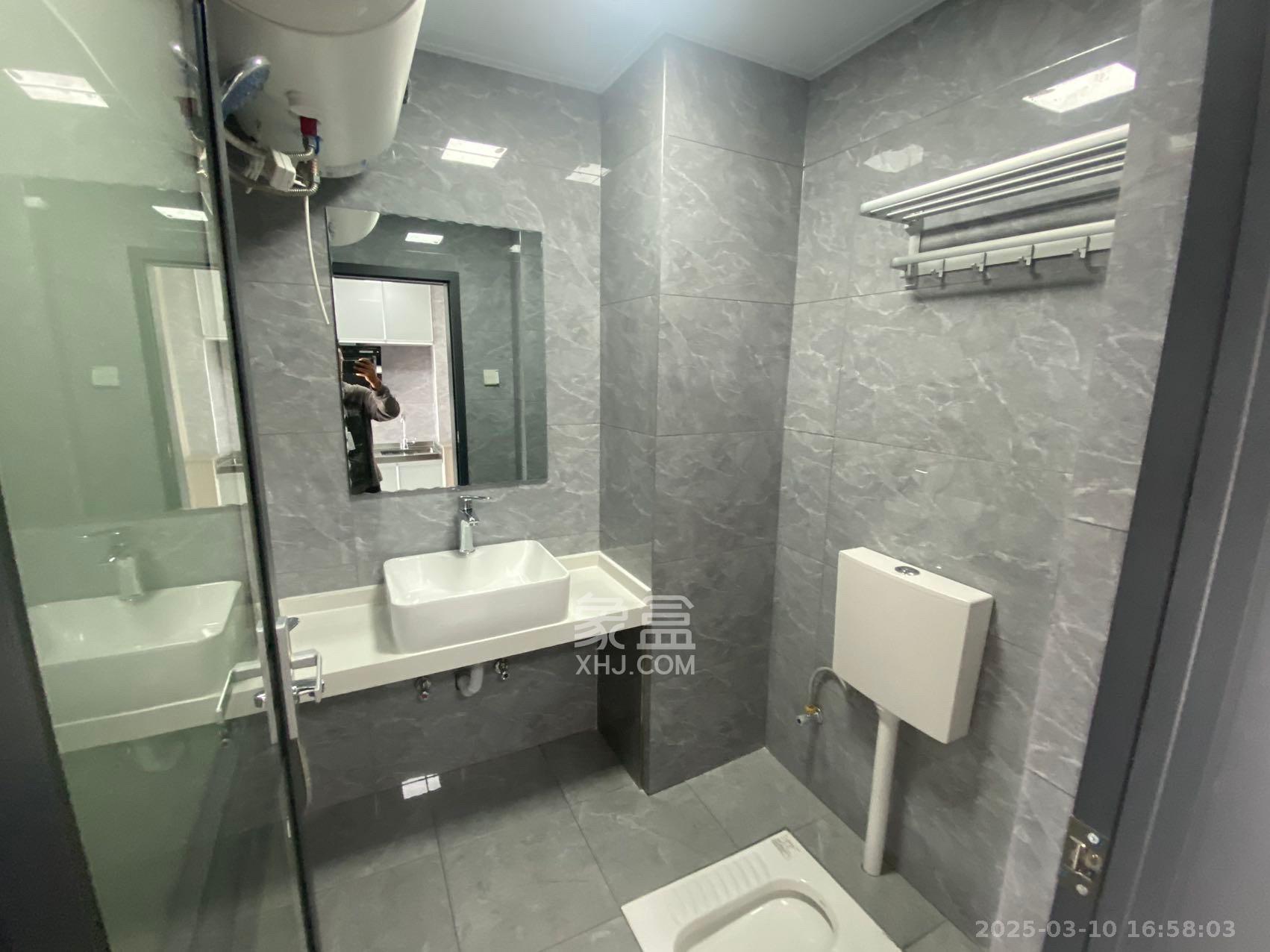 裕天国际商汇中心 1室0厅0卫 1500.0元/月 裕天国际商汇中心 1室0厅0卫 1500.0元/月室内图