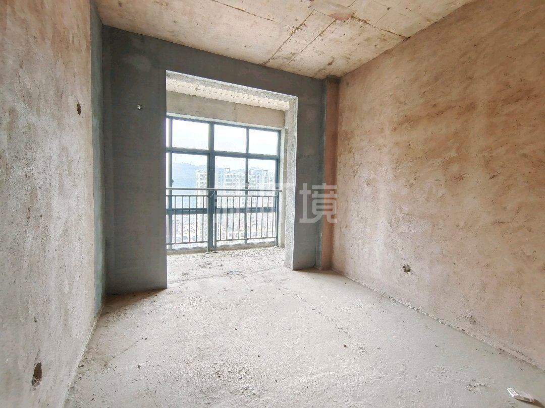 丽景天下二期 4室2厅2卫 82.8万 丽景天下二期 4室2厅2卫 82.8万客厅