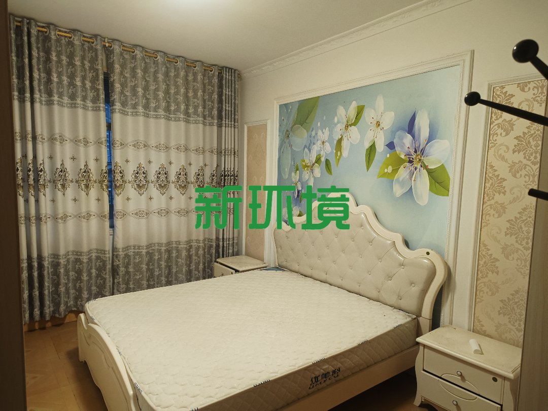 东方家园  3室2厅2卫   48.00万客厅
