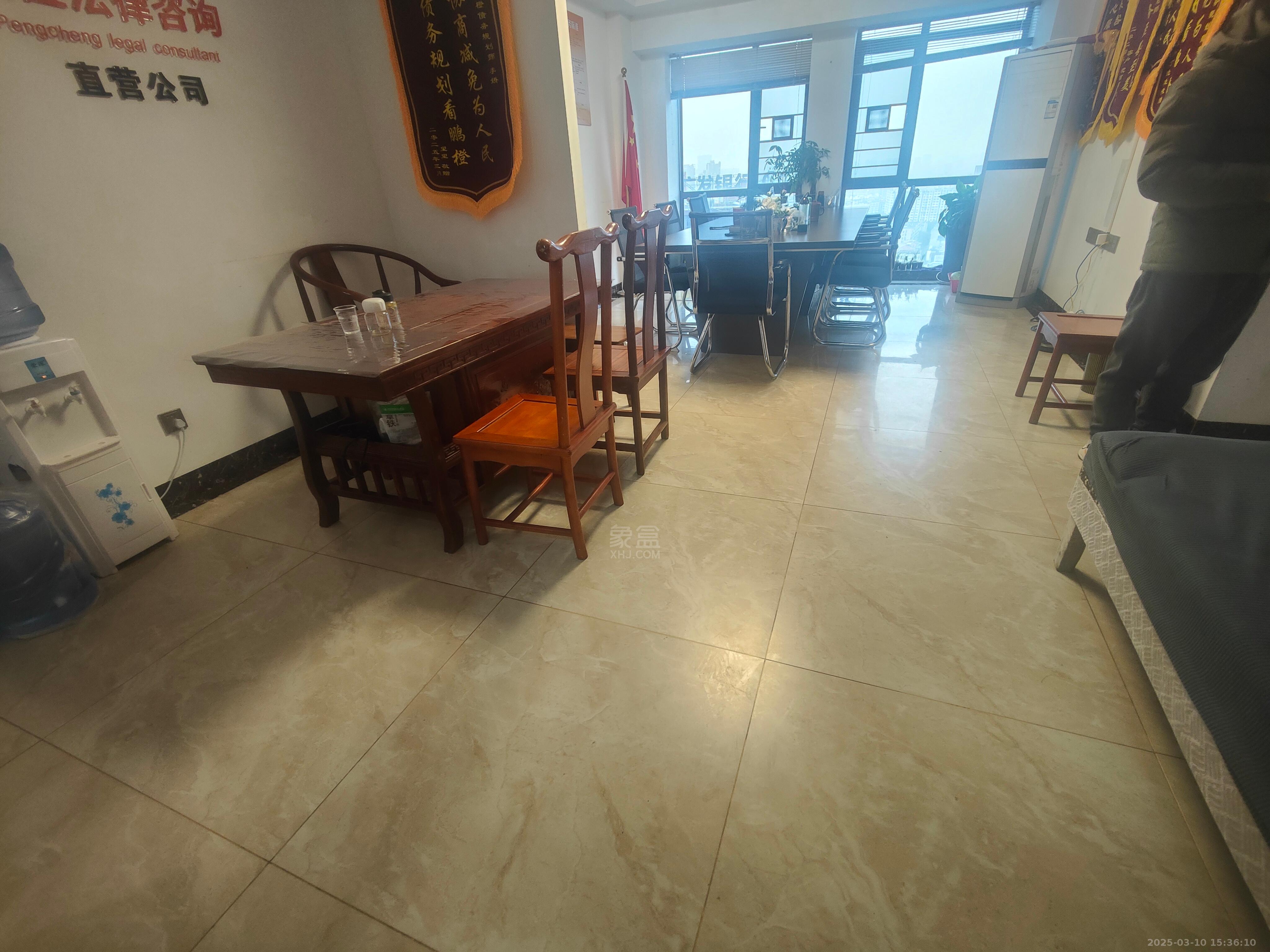 庐山春天 3室2厅2卫 2600.0元/月 庐山春天 3室2厅2卫 2600.0元/月室内图