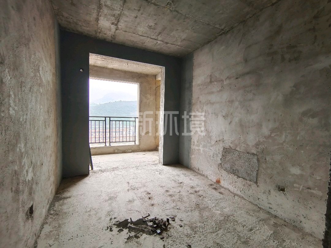 丽景天下二期 4室2厅2卫 82.8万 丽景天下二期 4室2厅2卫 82.8万客厅