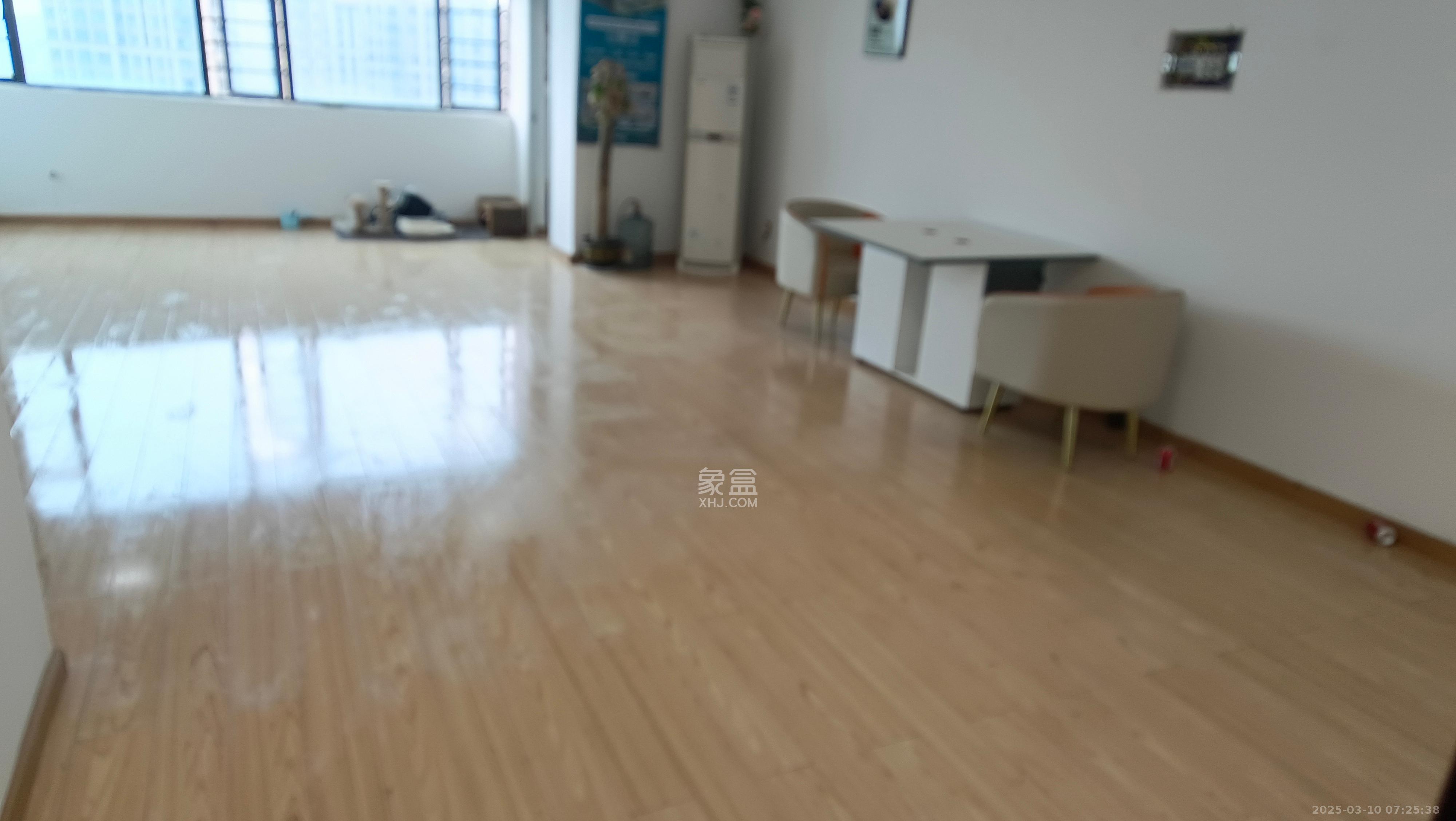 锦湘国际星城三期(锦绣苑) 1室1厅1卫 1700.0元/月 锦湘国际星城三期(锦绣苑) 1室1厅1卫 1700.0元/月室内图